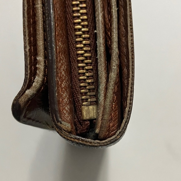 LV MONOGRAM WALLET - Picture 9 of 13
